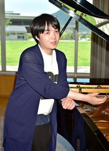 藤田真央の新聞切り取り