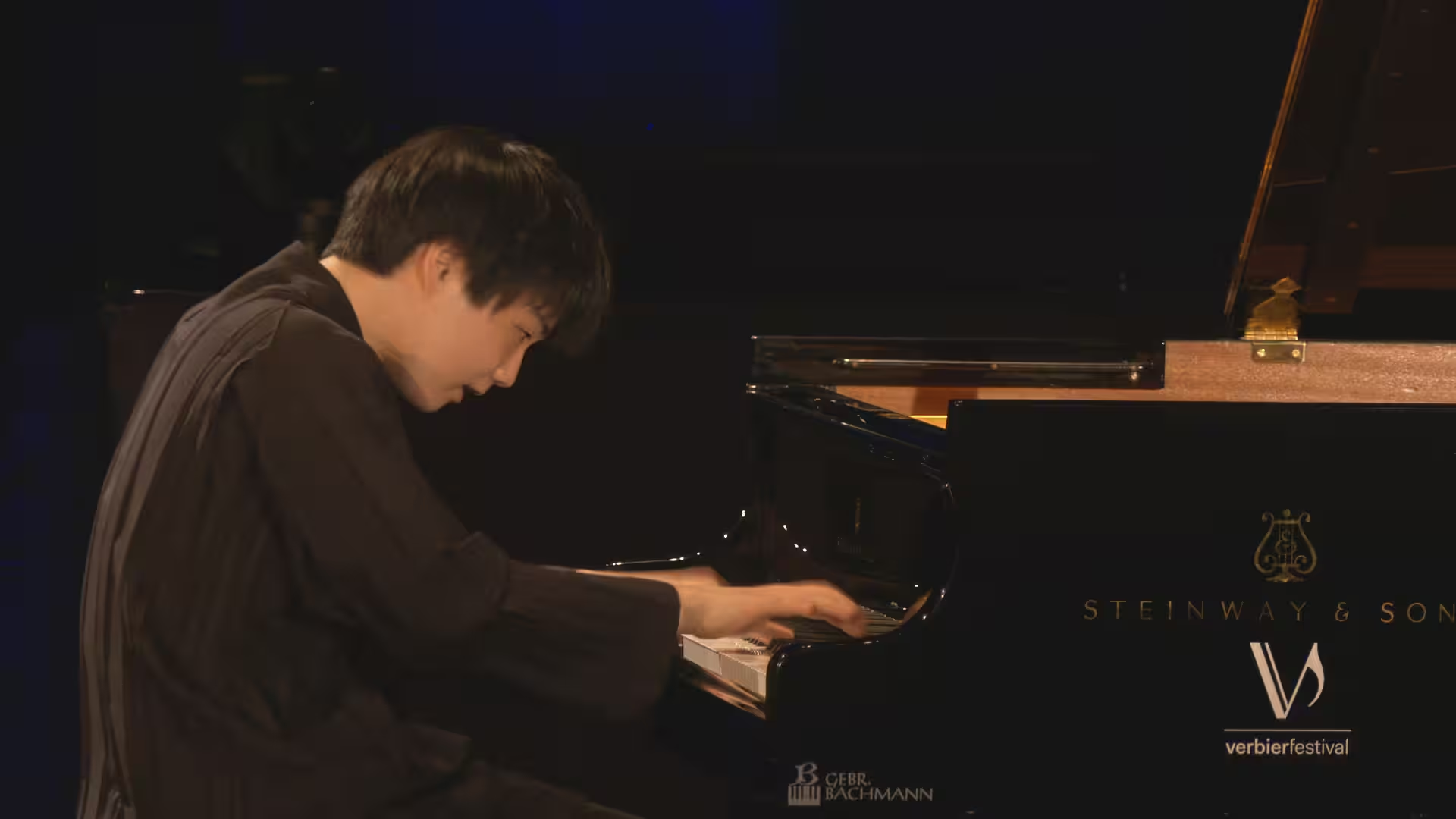 【伝説の記録】藤田真央 ヴェルビエ音楽祭での奇跡｜モーツァルト全曲演奏からチャイコフスキーコンクールまで